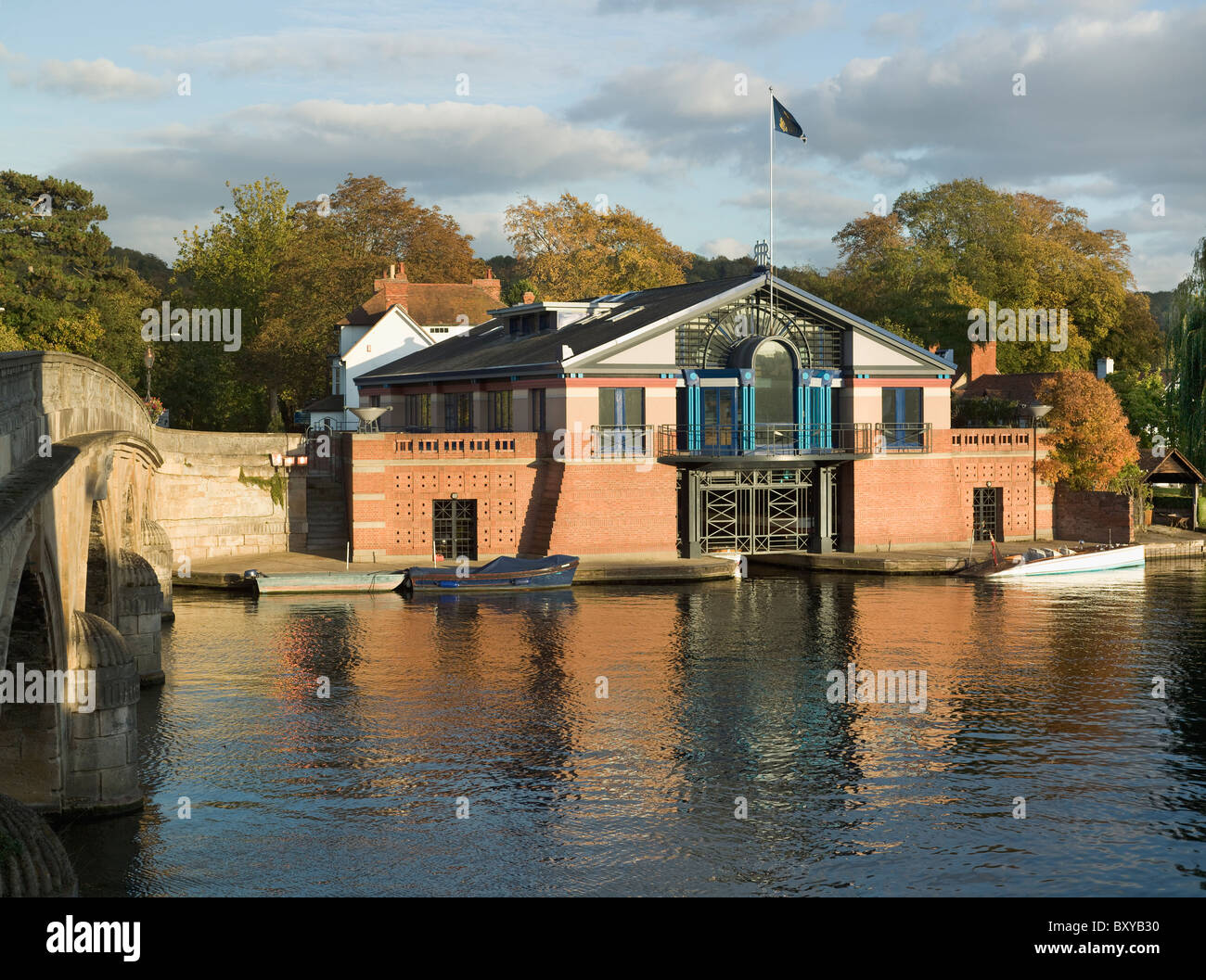 La sede de la regata Henley por Terry Farrell, 1986-7, Henley on Thames, Remenham, Oxfordshire. Foto de stock