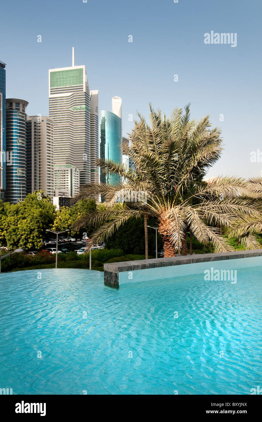 Una vista de los rascacielos de Dubai Foto de stock