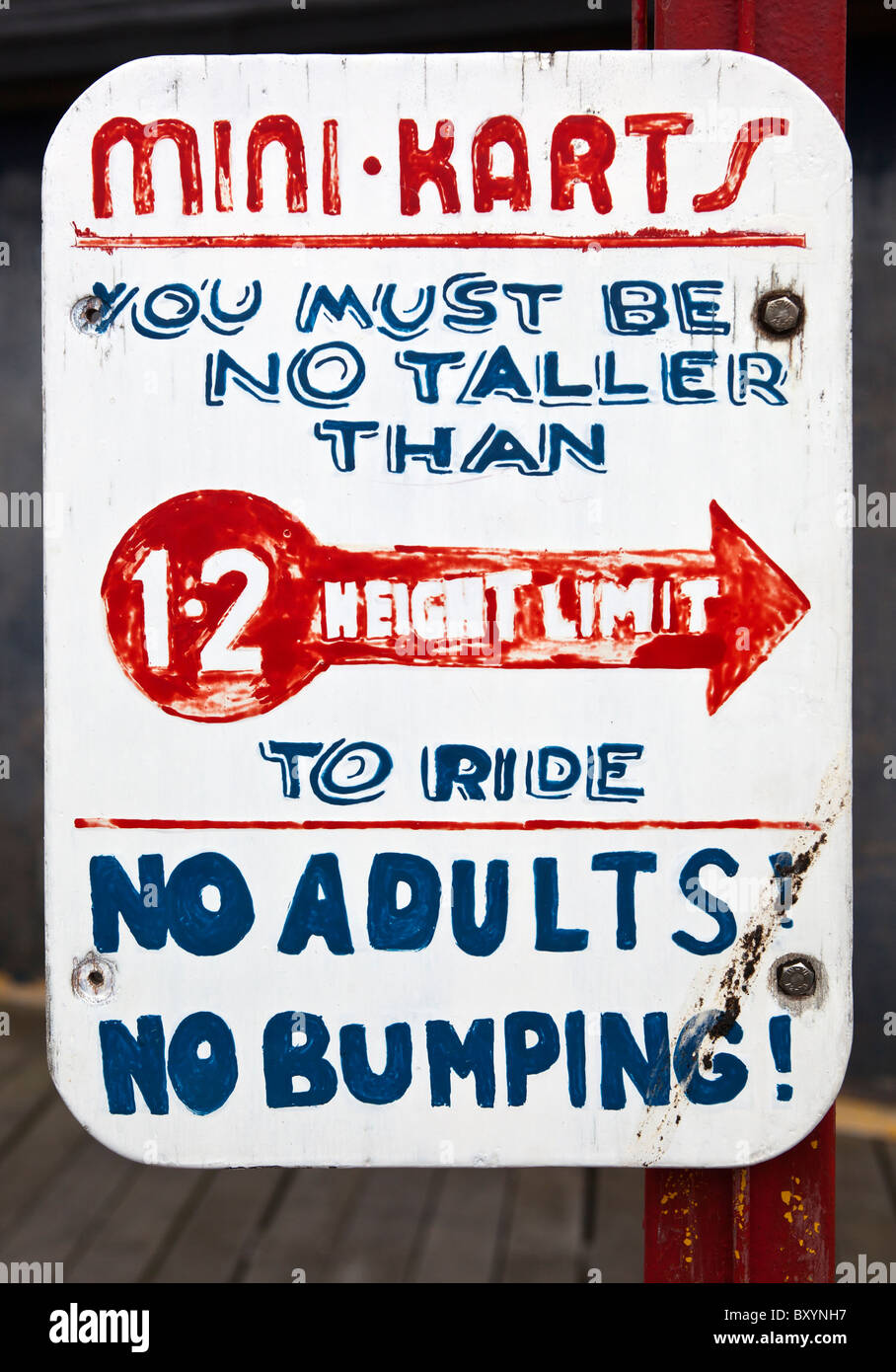 Height limit sign fotografías e imágenes de alta resolución Alamy