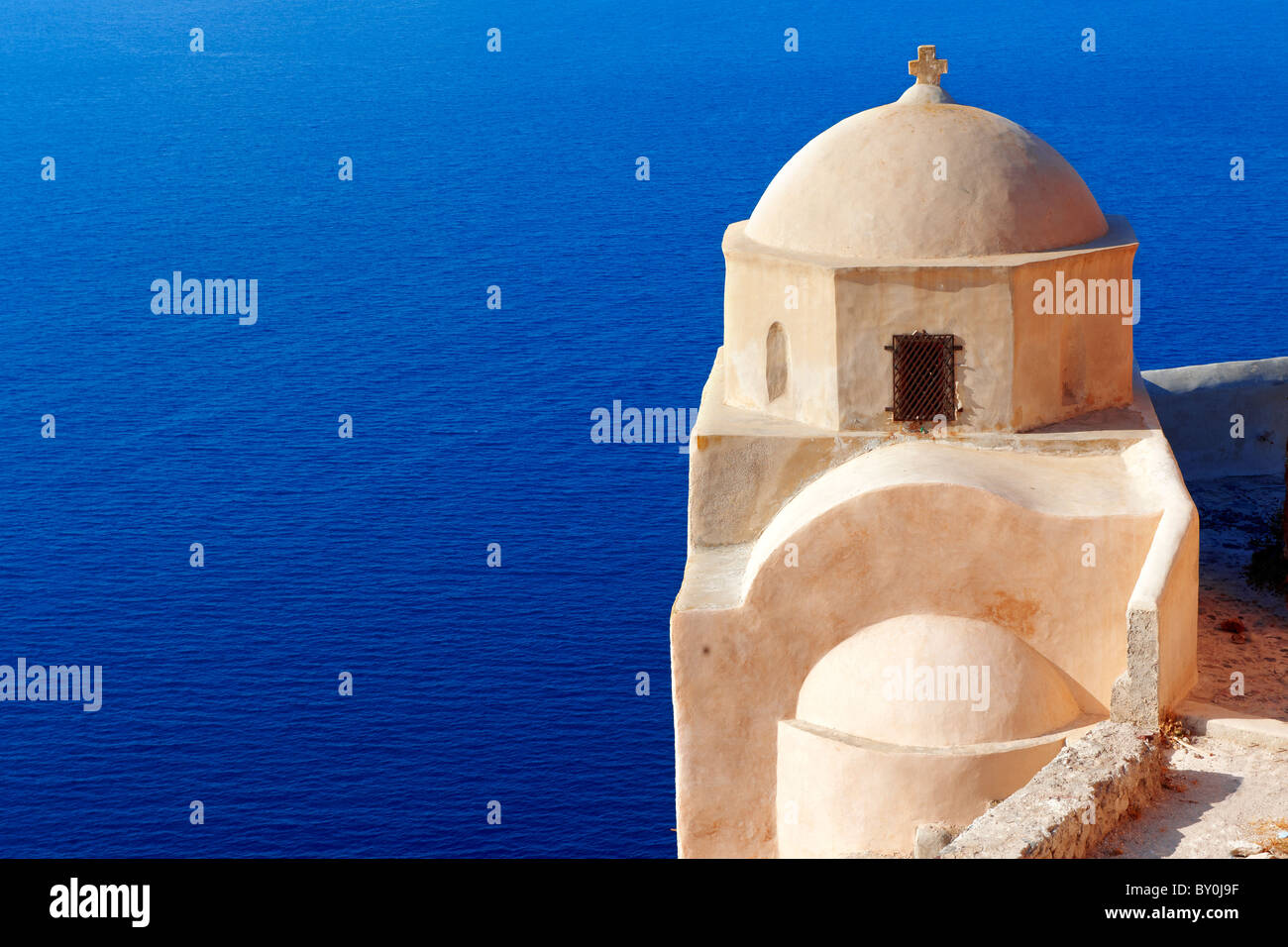 Oia (Ia) Santorini iglesias ortodoxas - Griego islas Cícladas - fotos, dibujos e imágenes Foto de stock
