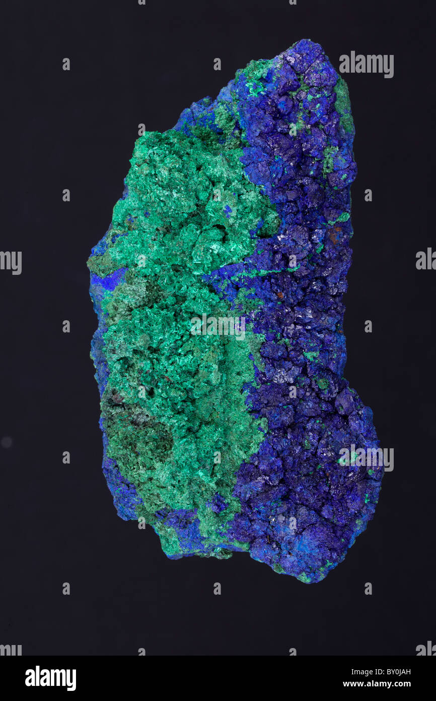 La Azurita y la malaquita - Marruecos - ambos muy común de los minerales de cobre secundario producido por meteorización de sulfuro de cobre Foto de stock