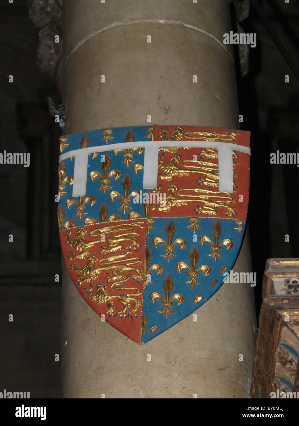 La Catedral de Canterbury Canterbury réplica del escudo heráldico de Eduardo el Príncipe Negro de Gales Foto de stock