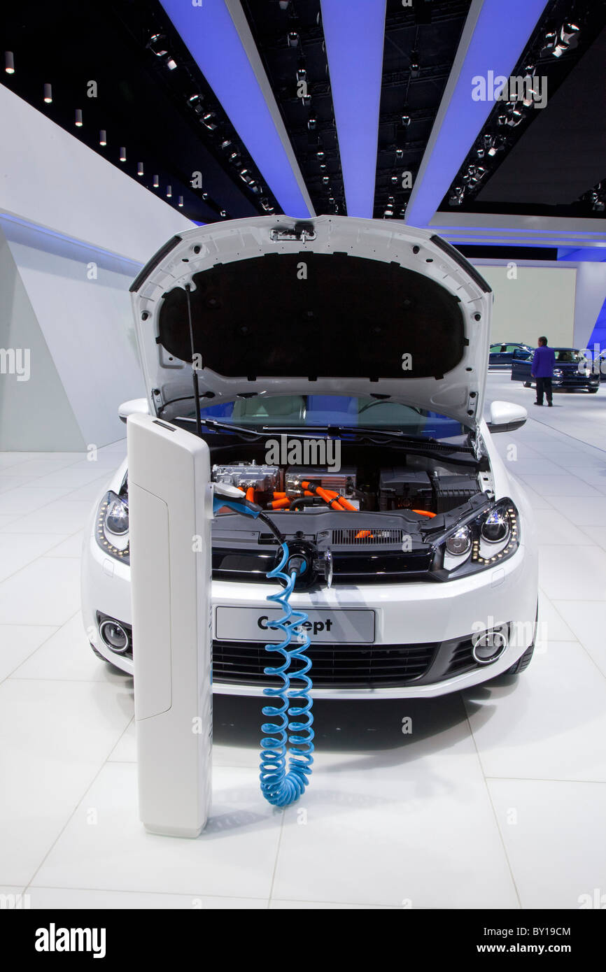 Volkswagen Golf Blue-E-motion plug-in electric concept car Foto de stock