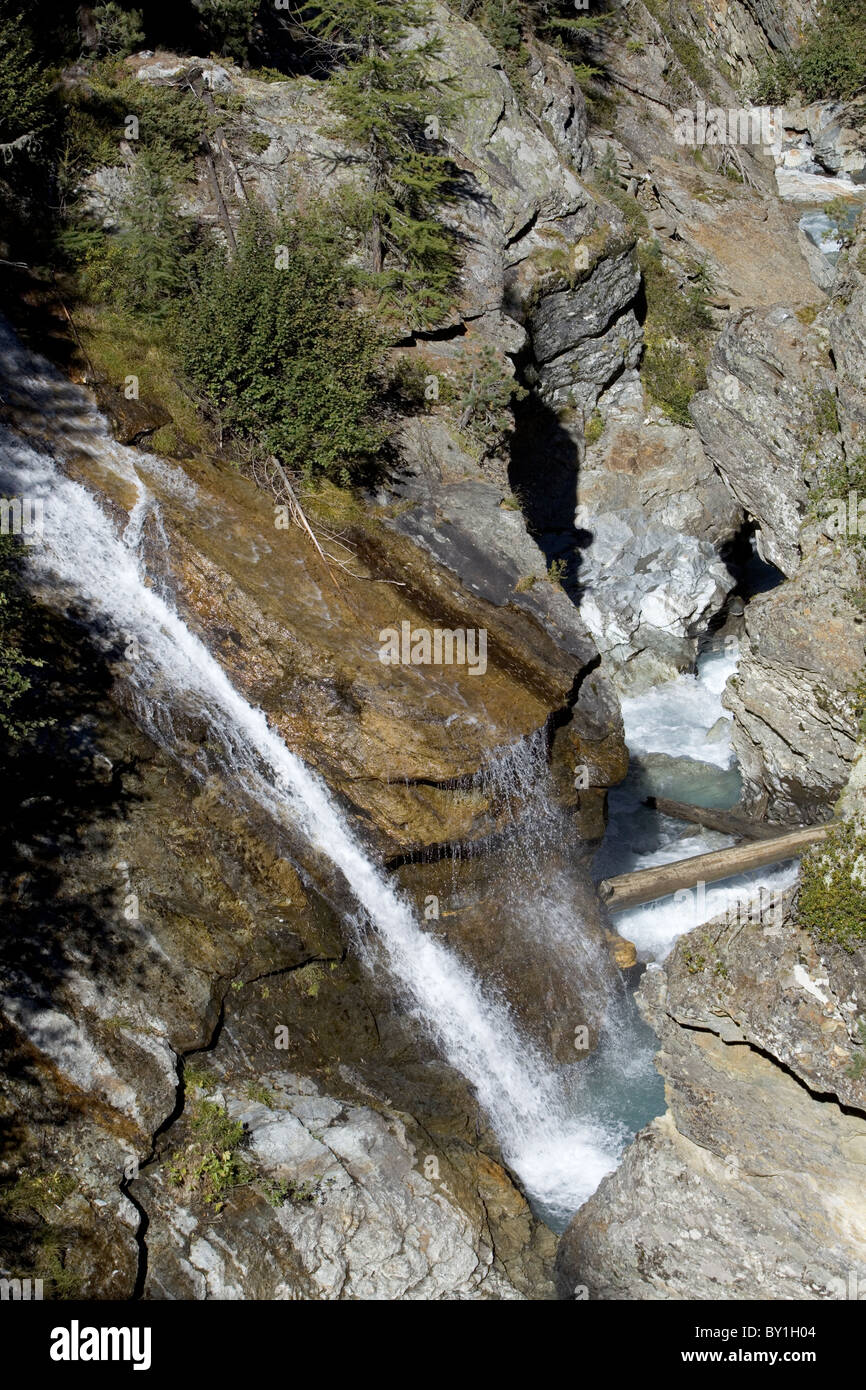 Río Martelltal Plima,, en el Parque Nacional de Stelvio, Italia Foto de stock