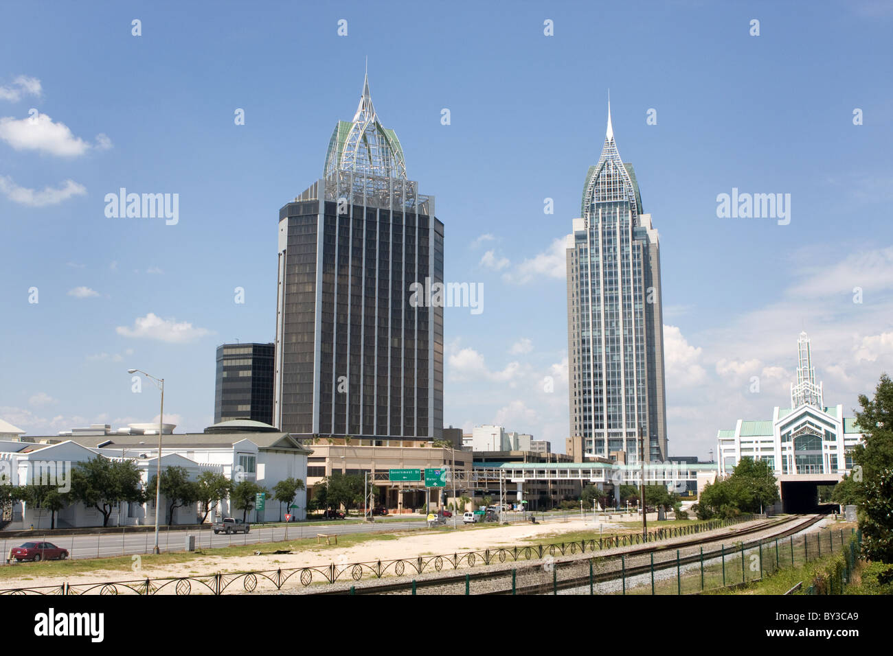 Rascacielos en el perfil del centro de la ciudad de Mobile, Alabama. Foto de stock