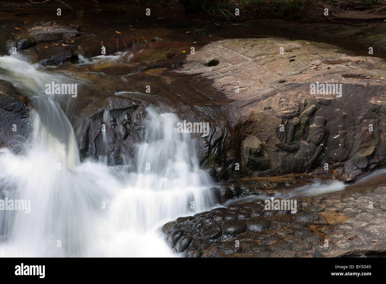 Río de los mil lingas, Kbal Spean, cerca del Parque Nacional de Angkor, Phnum Kulen. Siem Reap, Camboya, en Indochina, en el sudeste de Asia Foto de stock