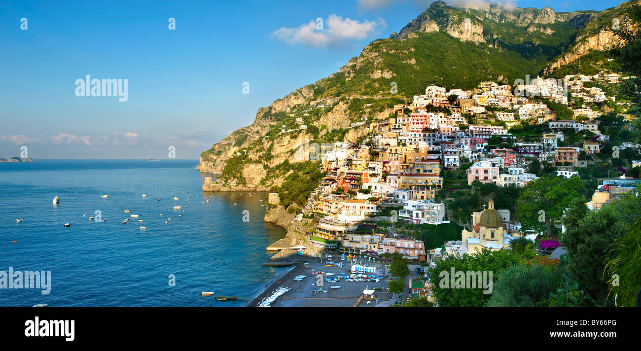 El moderno complejo de Positano, Amalfi Coast, Italia Foto de stock