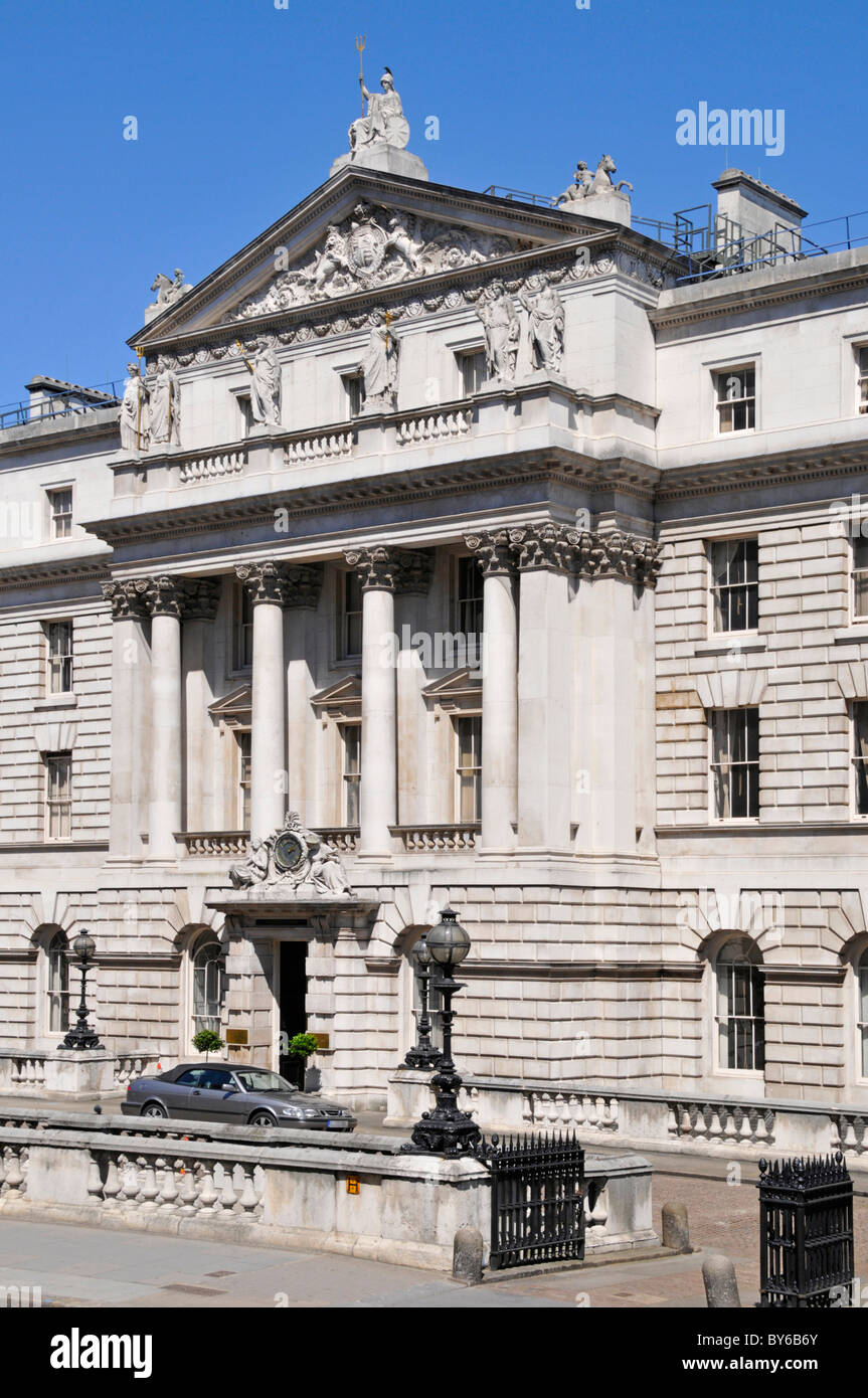 Fachada de piedra de Portland "ala nueva" de Somerset House hacia Lancaster lugar hasta 2013 casa de UK Inland Revenue oficina gubernamental en Londres England Reino Unido Foto de stock