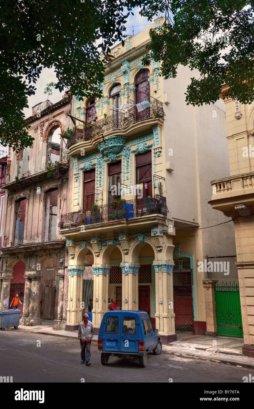 Cuba, La Habana. Arquitectura Barroca a lo largo del Prado. Foto de stock