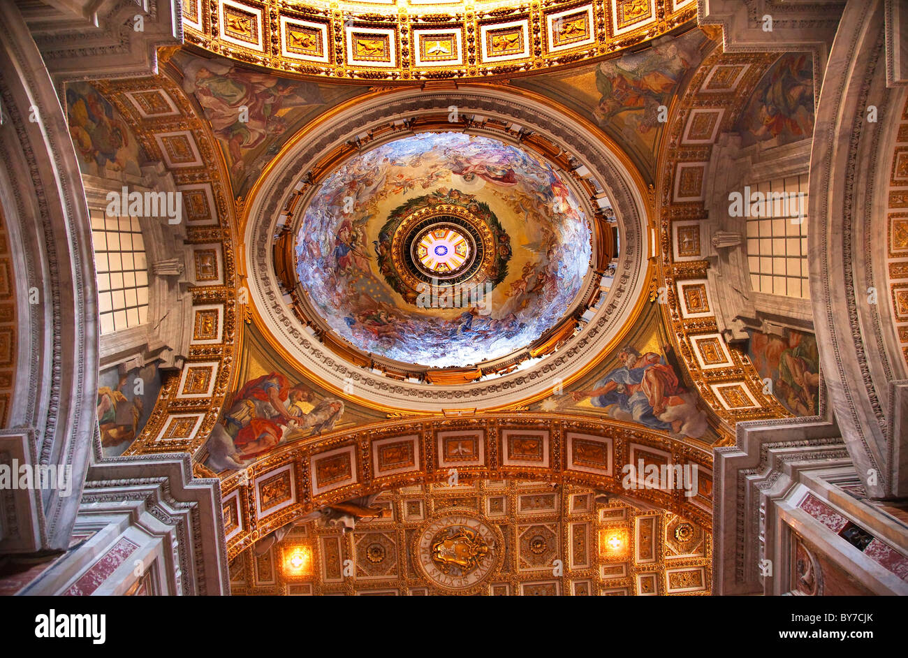 Dentro Del Vaticano Para Techo De Oro Hermoso Roma Italia Fotografia De Stock Alamy