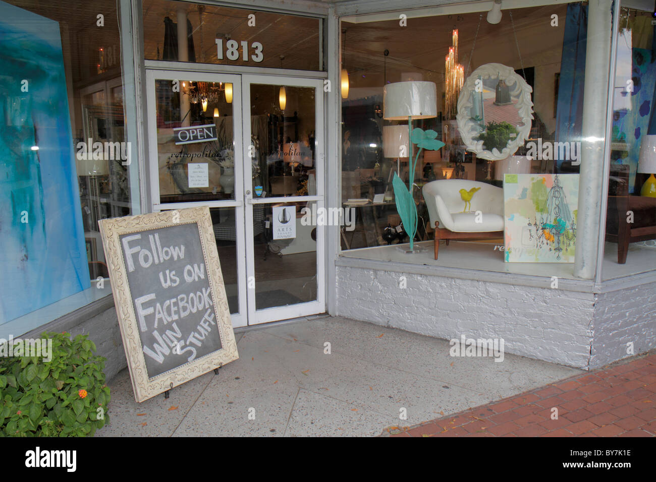 Tennessee Nashville, barrio histórico Hillsboro Village, retocomental, tienda, tiendas, negocios, distrito, muebles, decoración interior, diseño interior, vin Foto de stock