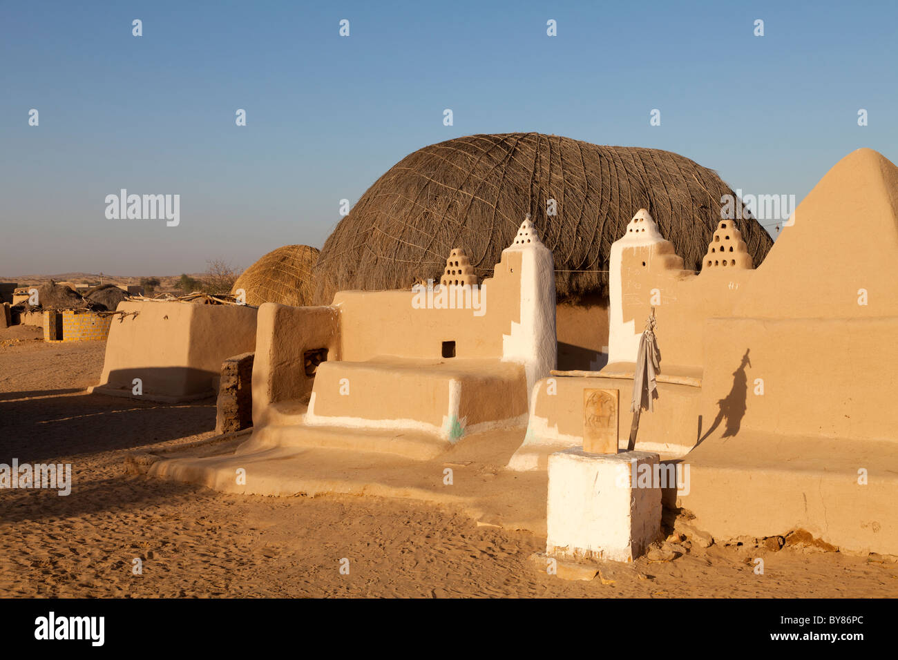 La India, Rajastán, Desierto de Thar, Tradicional casa del desierto Foto de stock