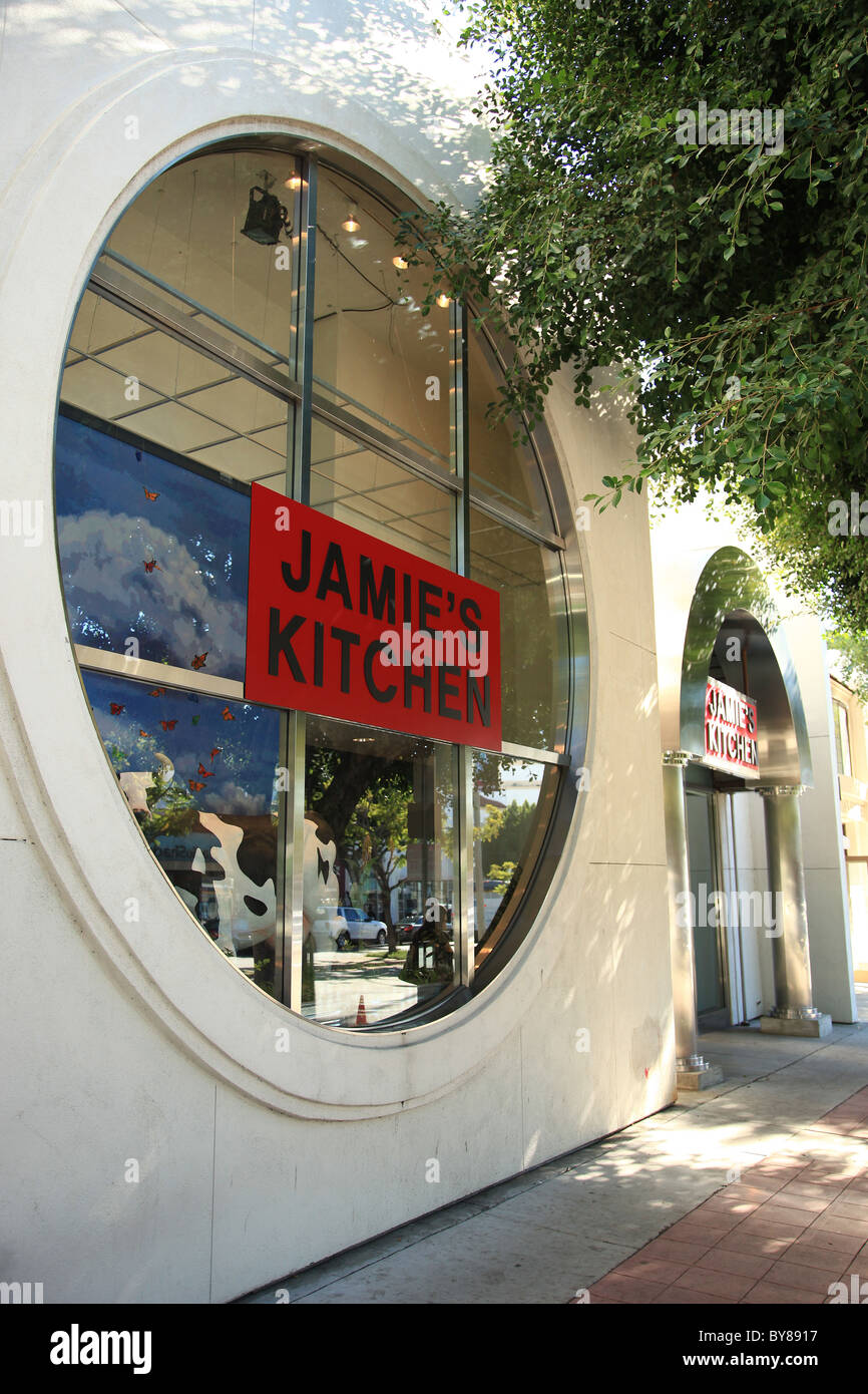 JAMIE'S KITCHEN Jamie Oliver revolución alimentaria series de televisión Cocina EXPERIMENTAL EN LOS ÁNGELES LOS ÁNGELES, CALIFORNIA, EE.UU. el 21 de enero de 2011 Foto de stock