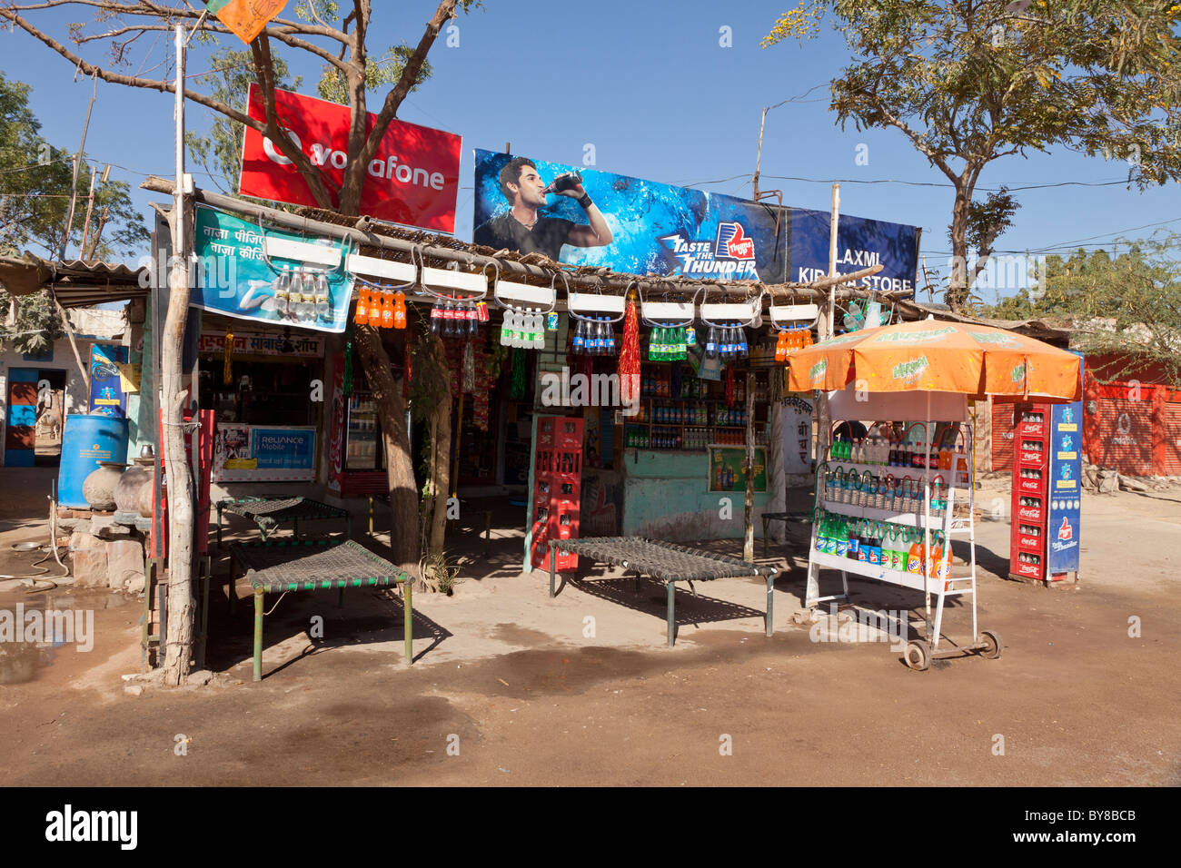 La India, Rajastán, Jodhpur, típica tienda de carretera Foto de stock