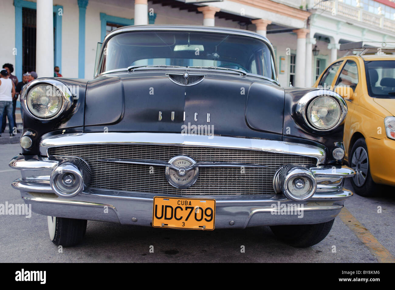 Viejo clásico americano black car Buick aparcado en Holguín Cuba Foto de stock