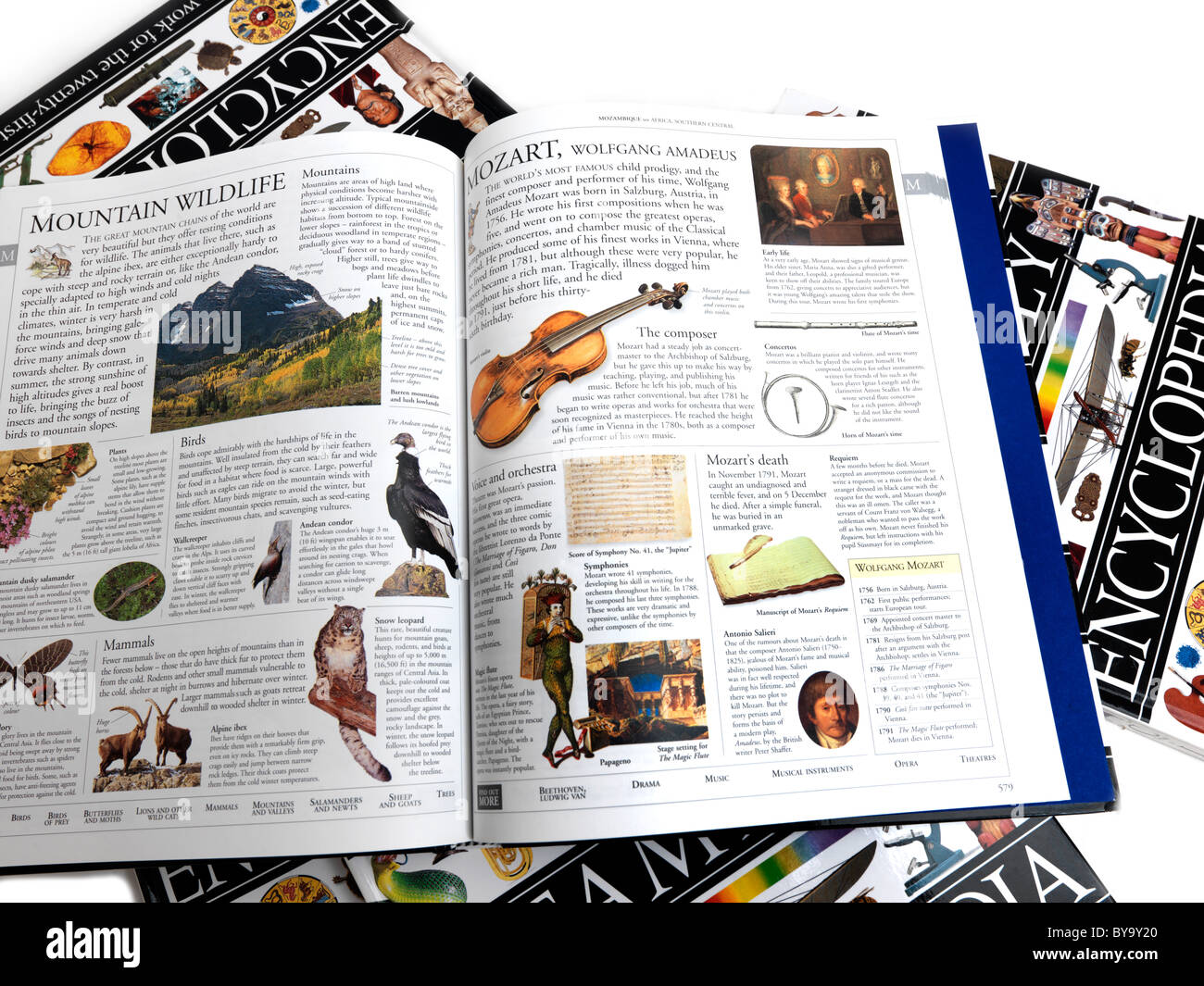 Gran Enciclopedia abierta en la página de Mozart Foto de stock