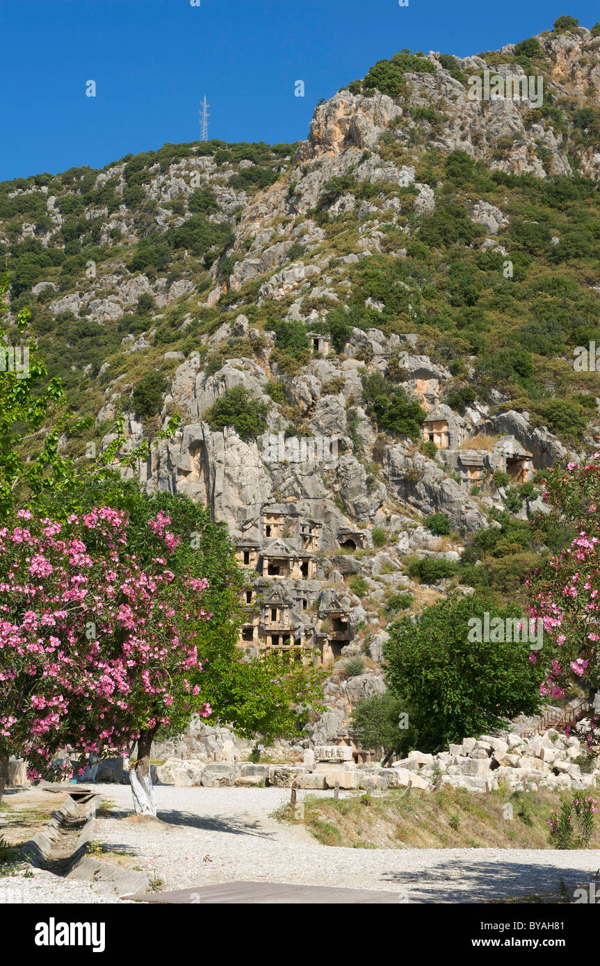 El licio tumbas de roca y máscaras de teatro en Myra, Licia, en la costa sur de Turquía, Turquía, Asia Occidental Foto de stock