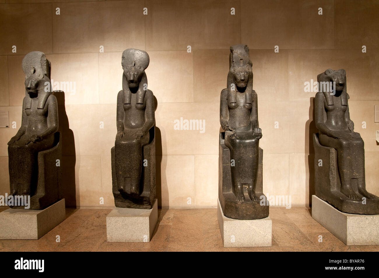 Cuatro Estatua de la Diosa Sakhmet,...Metropolitan Museum of Art, New York City, Foto de stock