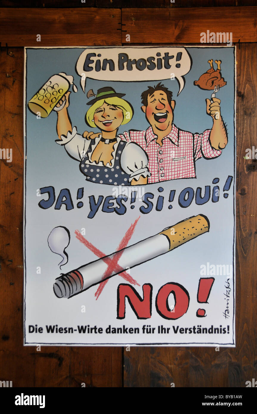 Cartel con la prohibición de fumar, la Oktoberfest, Munich, Baviera, Alemania, Europa Foto de stock