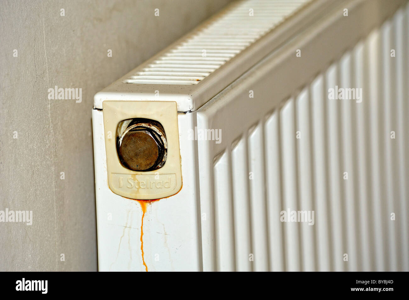 Fugas en el radiador interno Fotografía de stock - Alamy