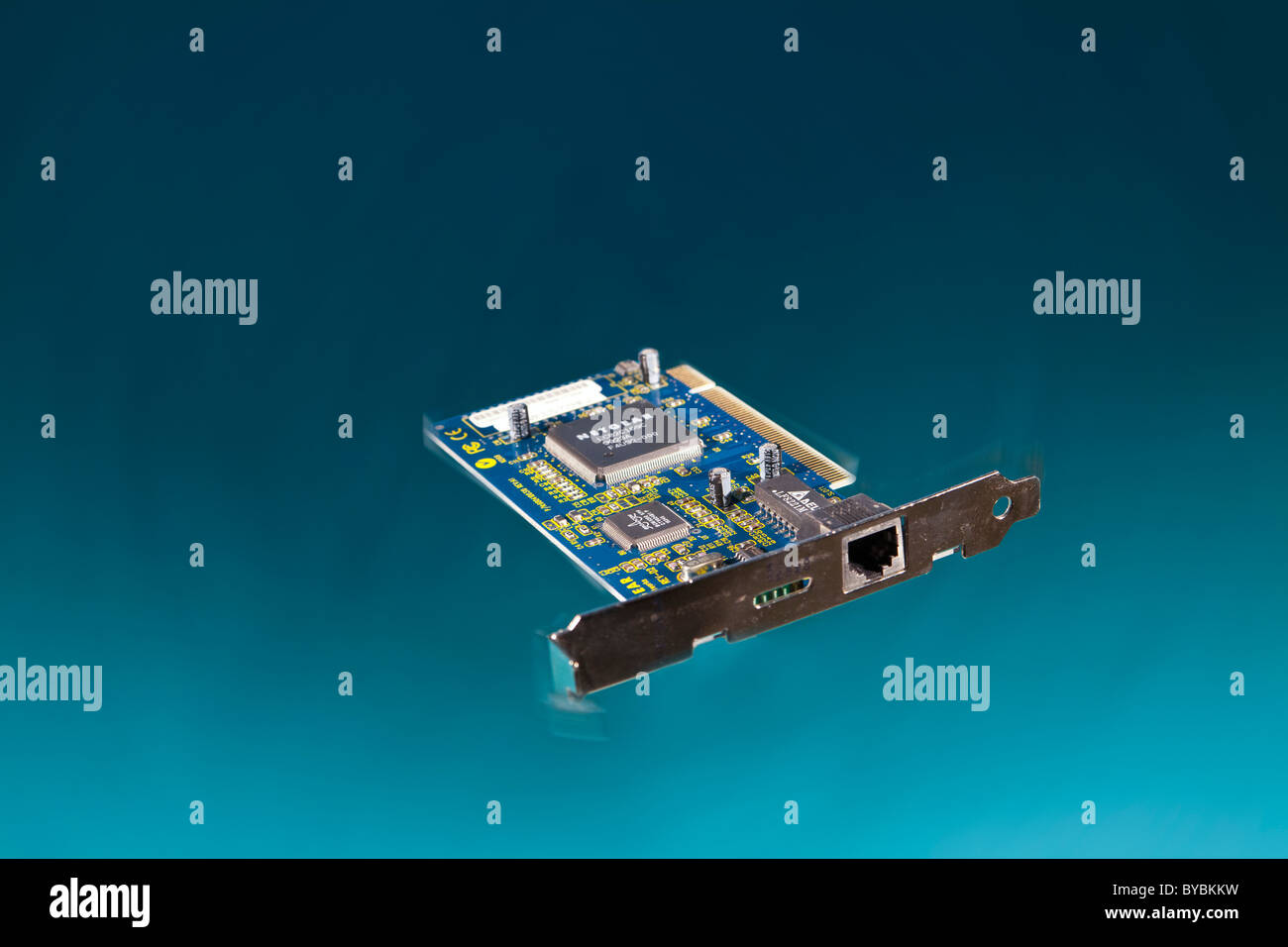 Tarjeta de interfaz de red con interfaz PCI NIC Fotografía de stock - Alamy