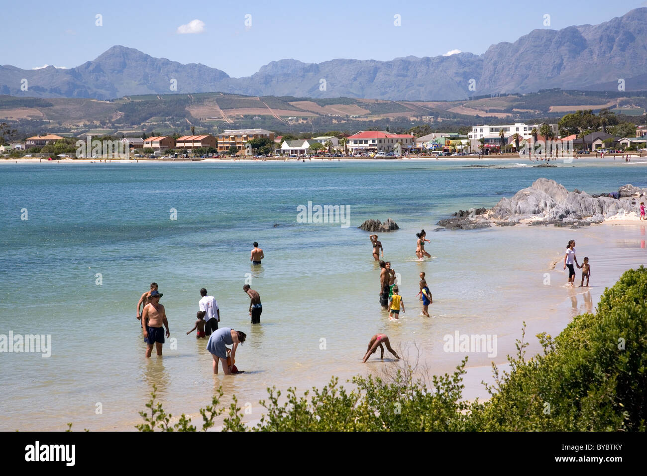 Gordons Bay Beach en False Bay - Cabo - Sudáfrica Foto de stock