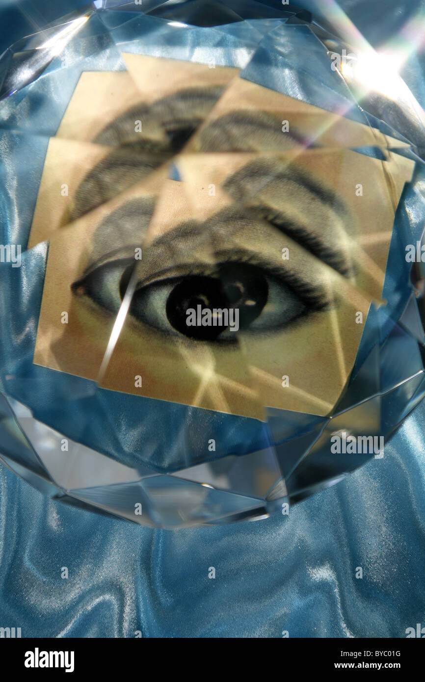 Ojo distorsionada, facetado ojo Foto de stock