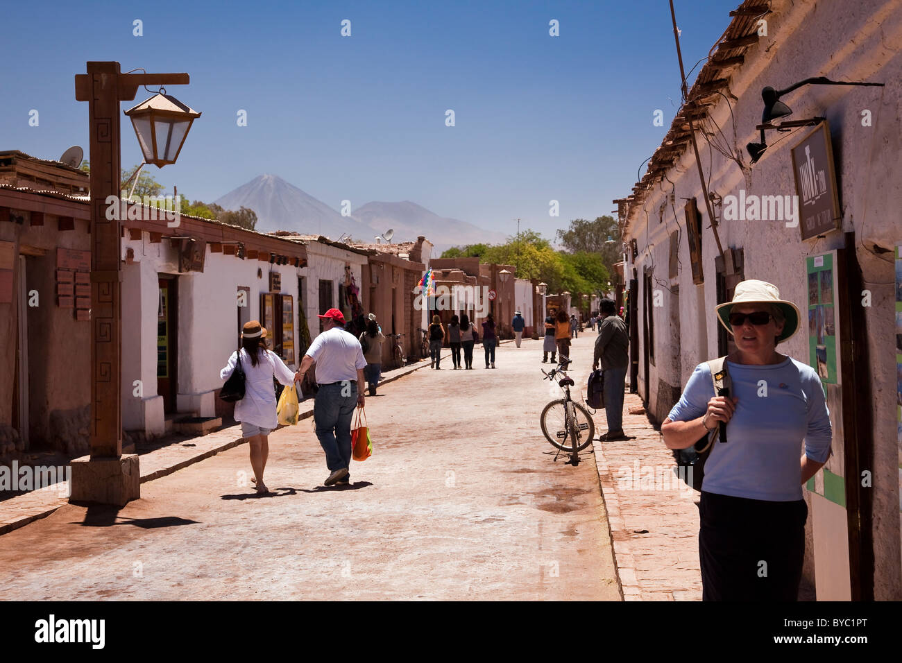 Calle principal de San Pedro de Atacama, Chile, Sudamérica Fotografía de stock Alamy Calle principal de San Pedro de Atacama, Chile, Sudamérica Fotografía de stock Alamy