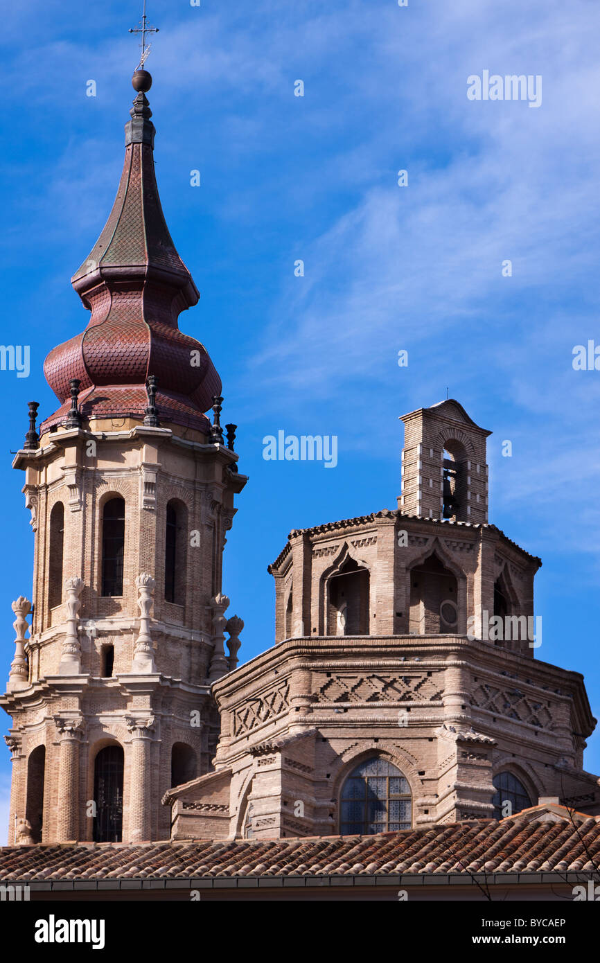 Catedral de estilo mudéjar en Zaragoza (España) Foto de stock