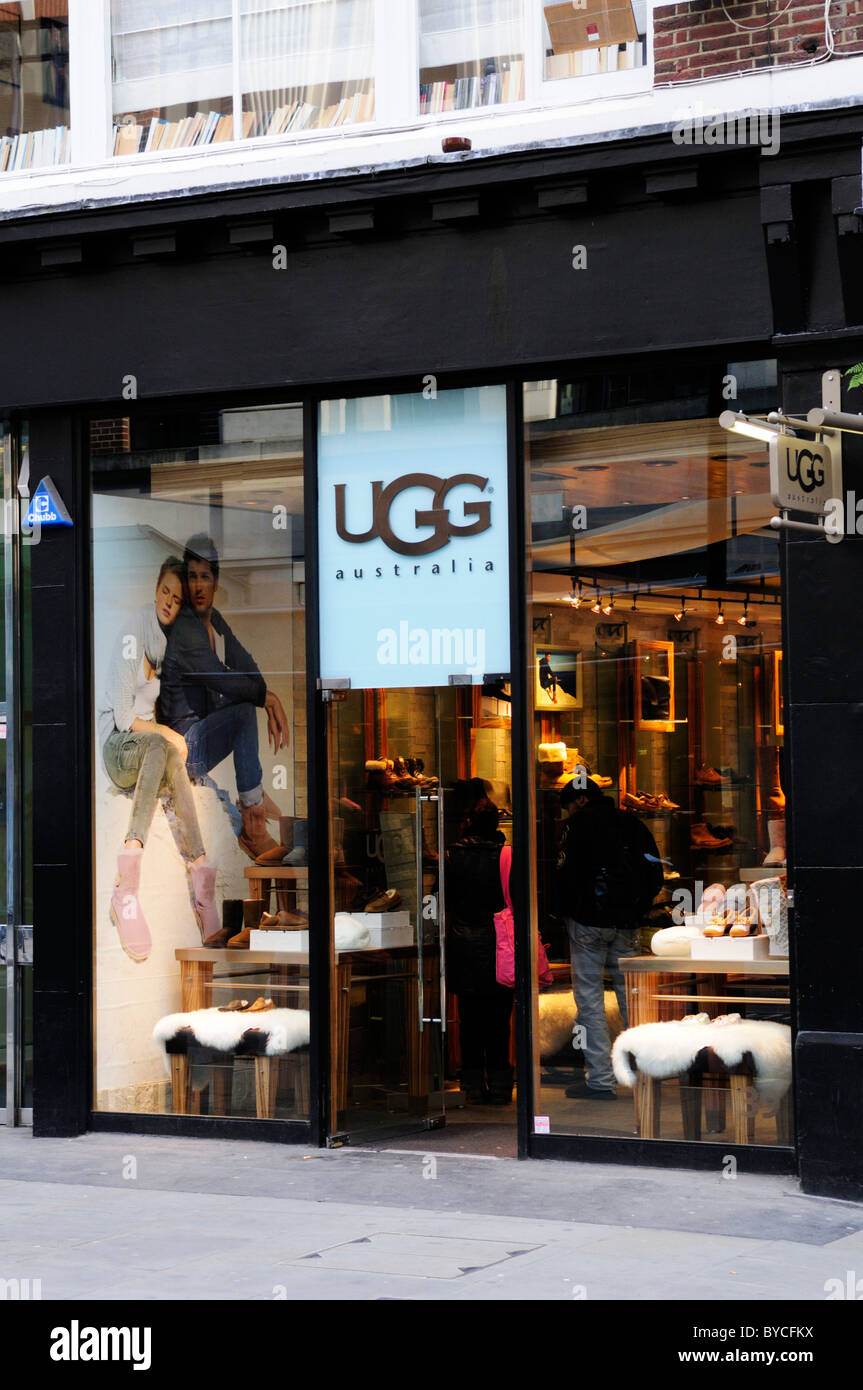 UGG Australia botas, tienda de Long Acre, Covent Garden, Londres, Inglaterra, Reino Unido. Foto de stock