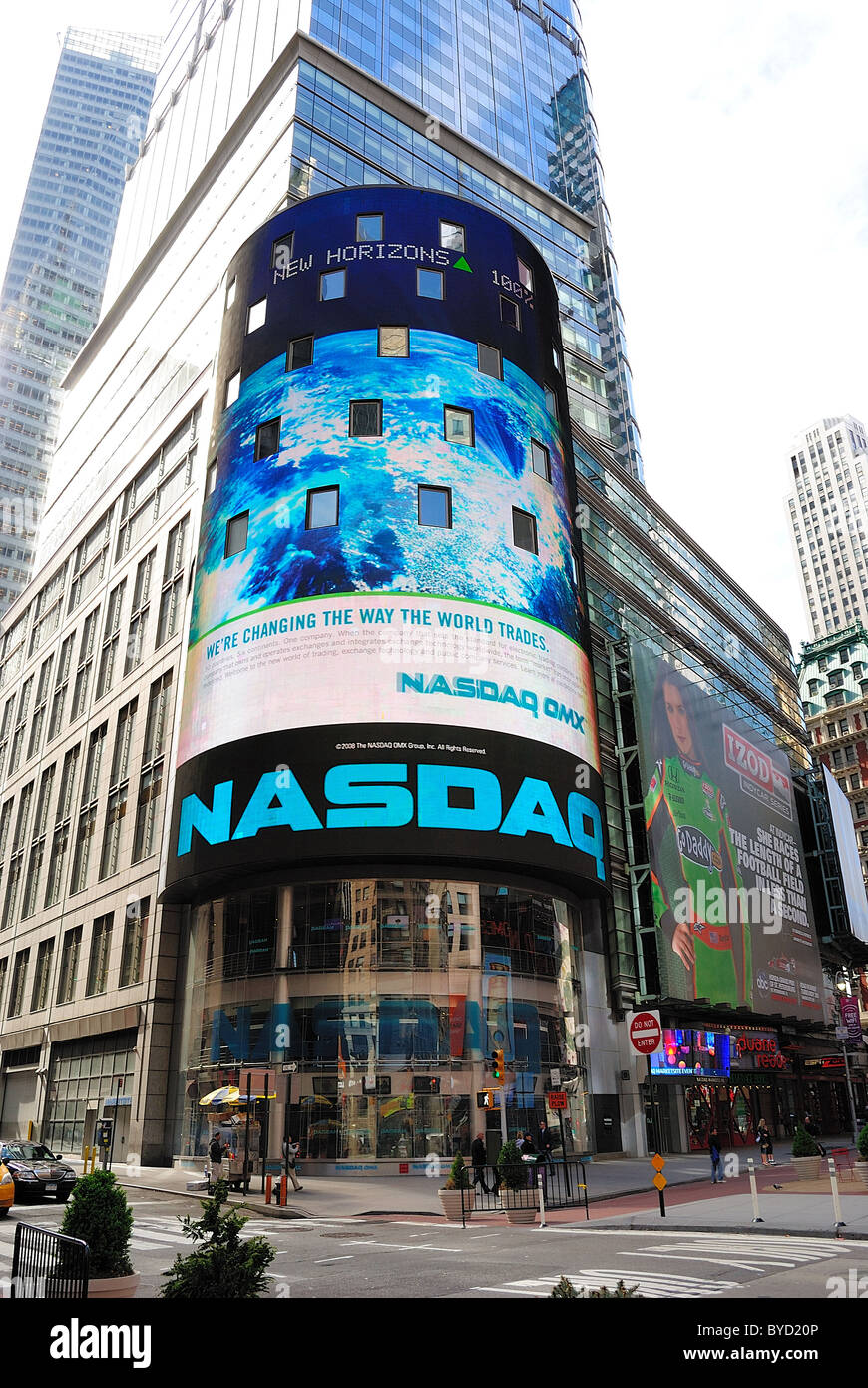 Bolsa de Valores de Nasdaq en Times Square Fotografía de stock - Alamy