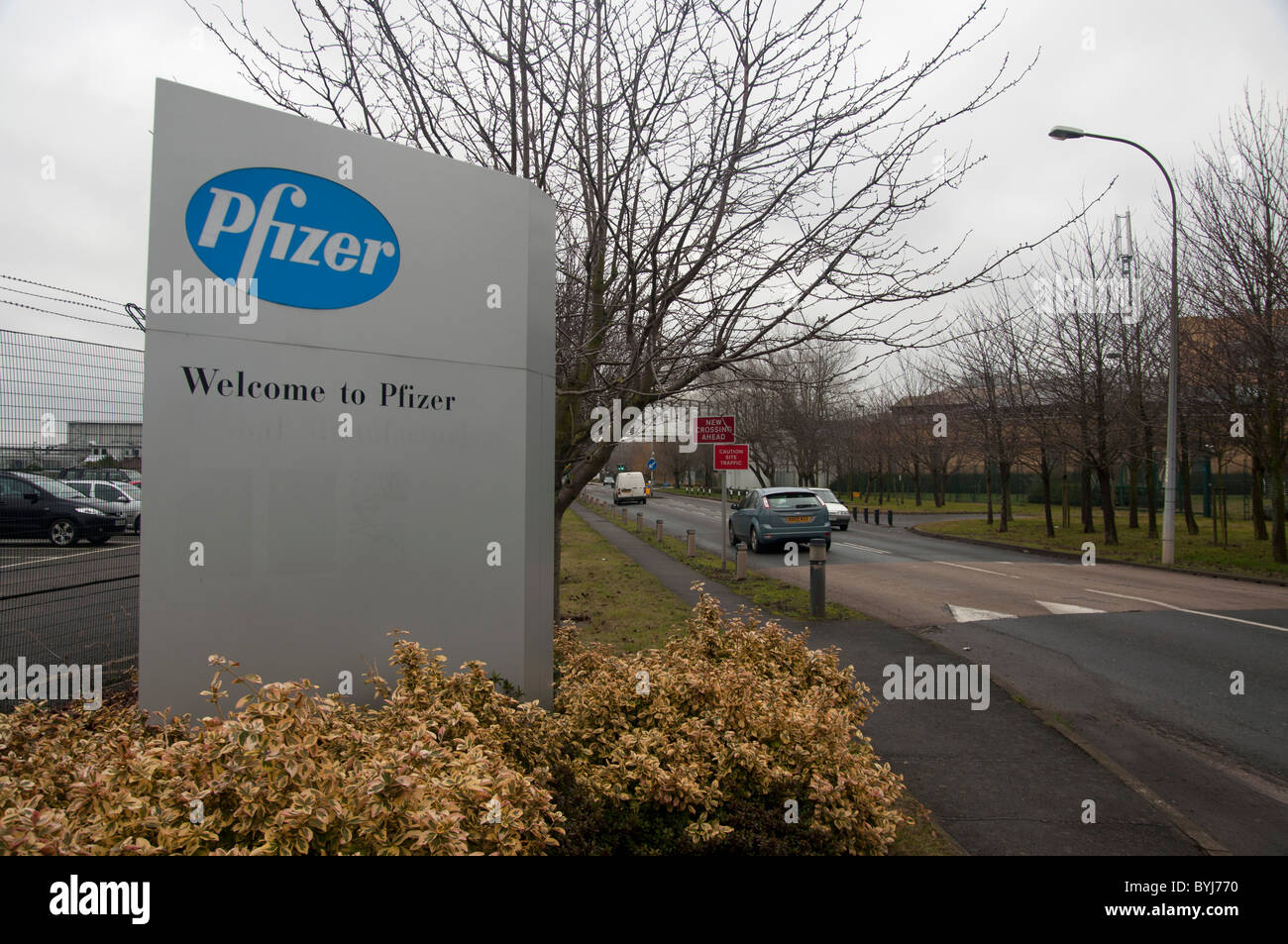 Fábrica de Pfizer y laboratorio de investigaciones Sándwich Kent England Reino Unido a estar cerrado Foto de stock