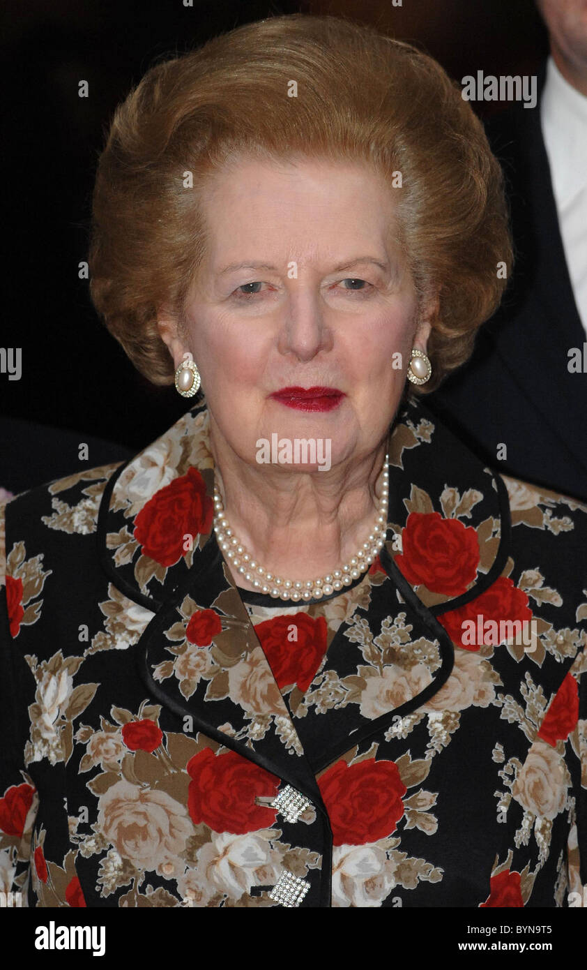 Margaret Thatcher 25 aniversario de la Guerra de Malvinas la cena celebrada  en la cancillería Court Hotel - Llegadas de Londres, Inglaterra - 07.06.07  Fotografía de stock - Alamy