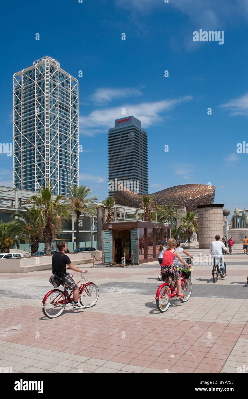 Port Olimpic Frank Gehry Fish Escultura Bronce Barcelona España