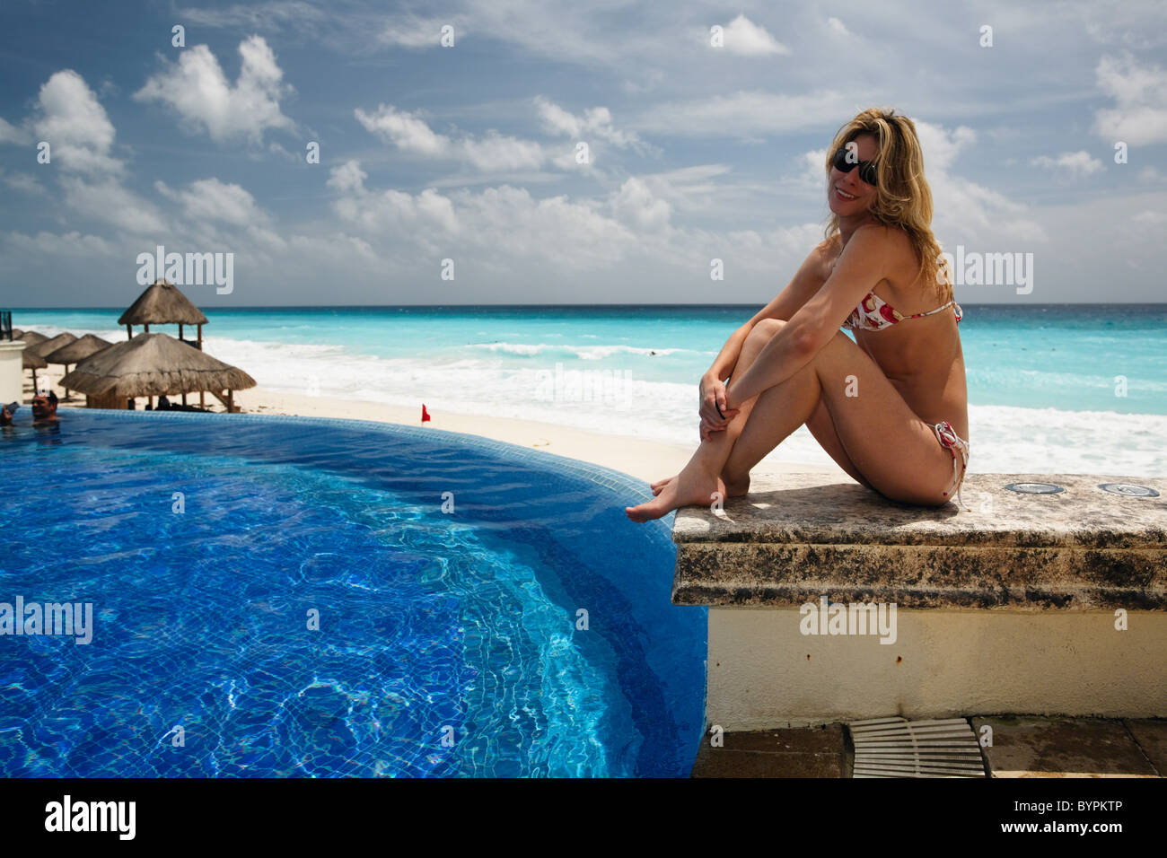 Cancun mexico bikini fotografías e imágenes de alta resolución - Alamy