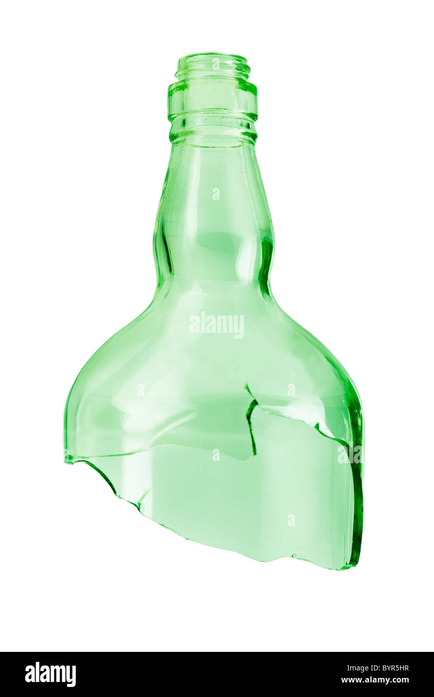 Parte de rotura de botella verde aislado sobre fondo blanco. Foto de stock