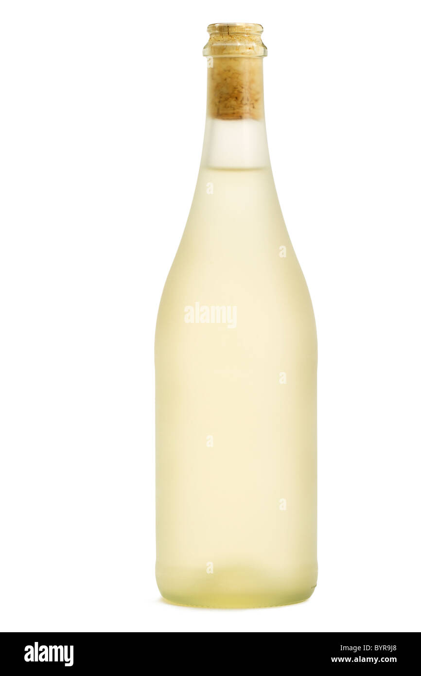 Botella de prosecco sordo parado sobre fondo blanco. Foto de stock