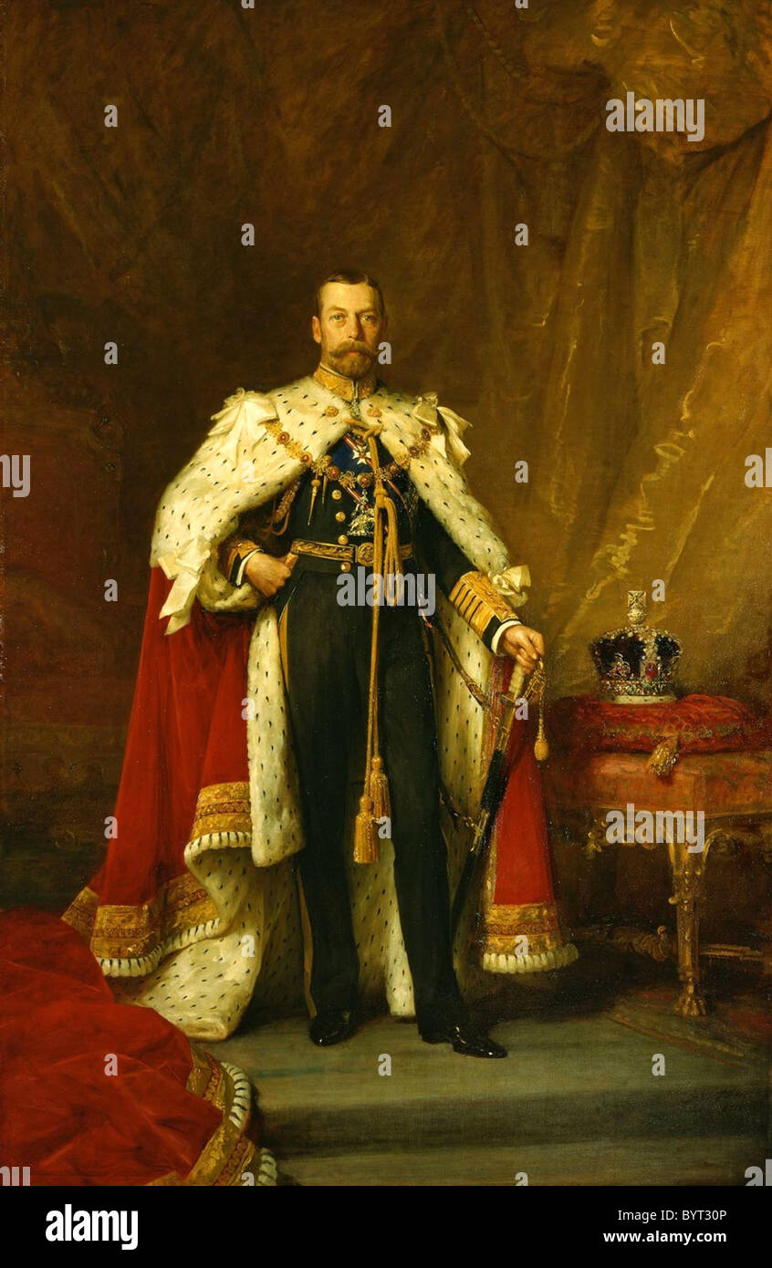George V en el abrigo de coronación. Foto de stock