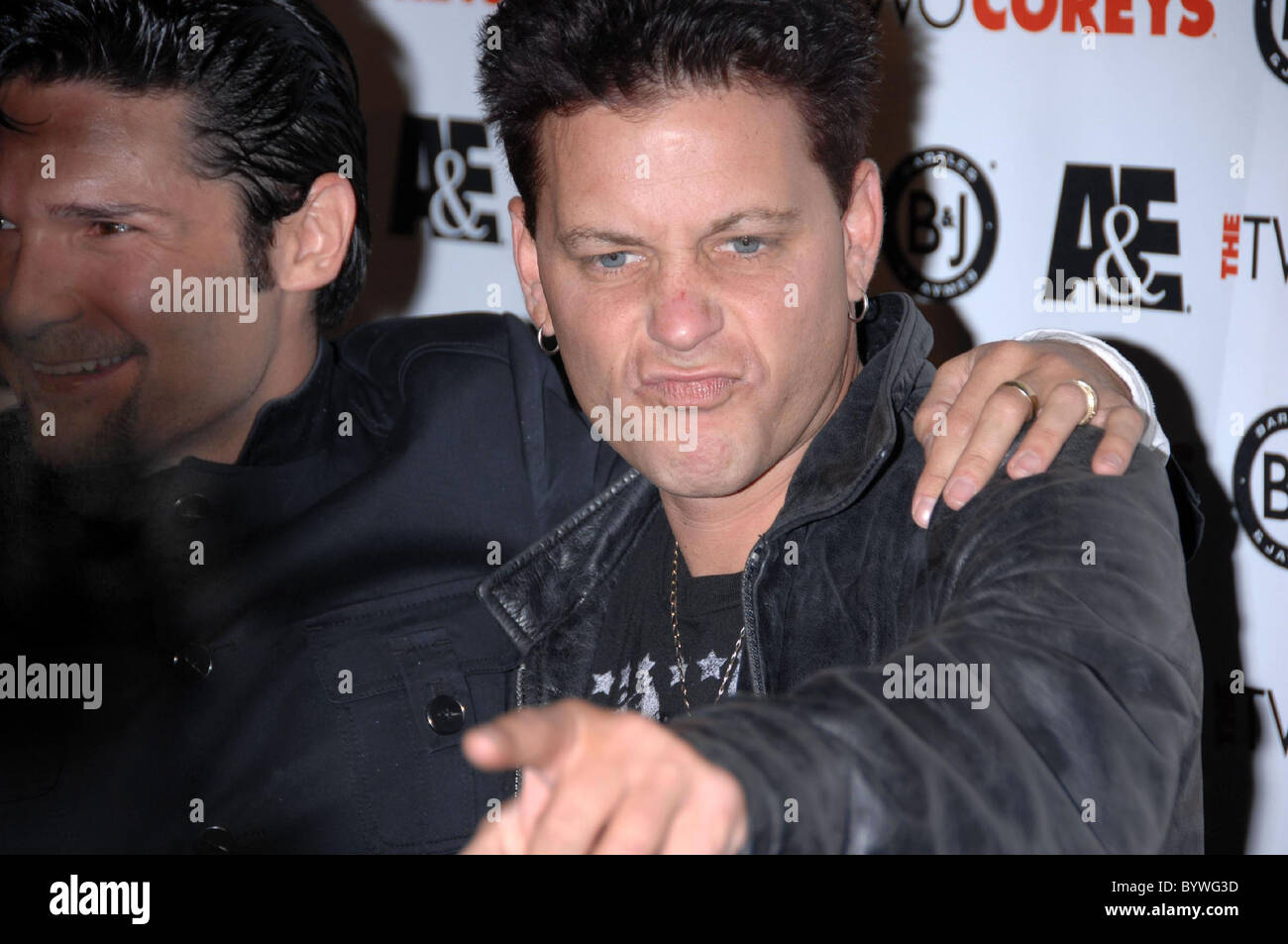 Corey Feldman y Corey Haim el estreno de la nueva película "Los dos