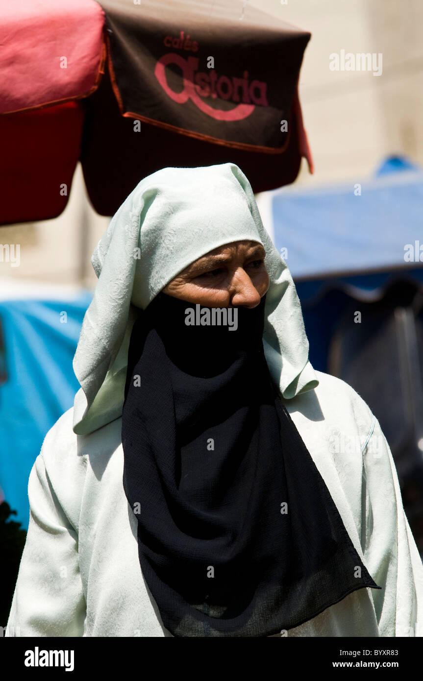 Un velo de mujer marroquí Fotografía de stock - Alamy