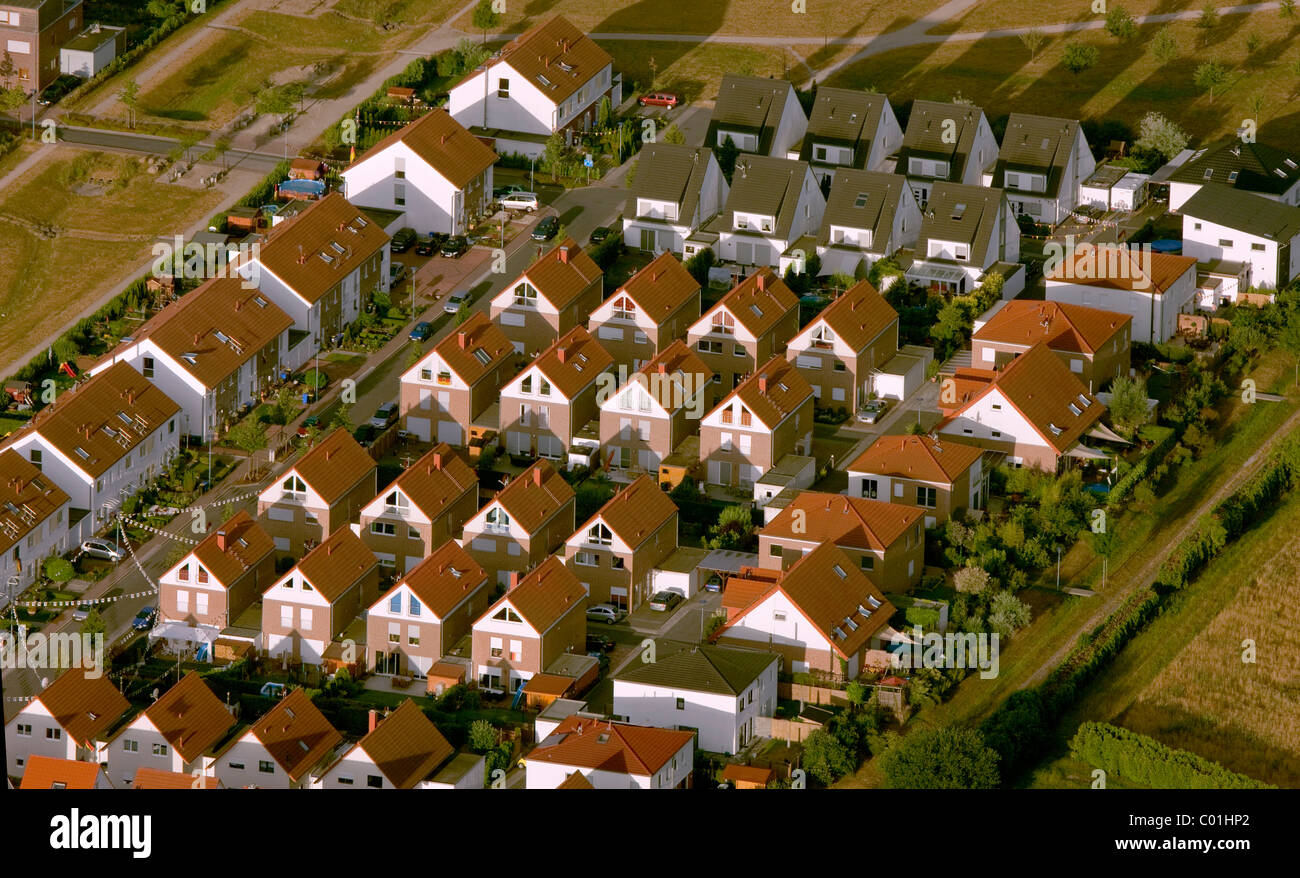 Vista aérea, adosados, urbanización, Berliner Strasse street, Gladbeck, Ruhrgebiet zona, Renania del Norte-Westfalia Foto de stock