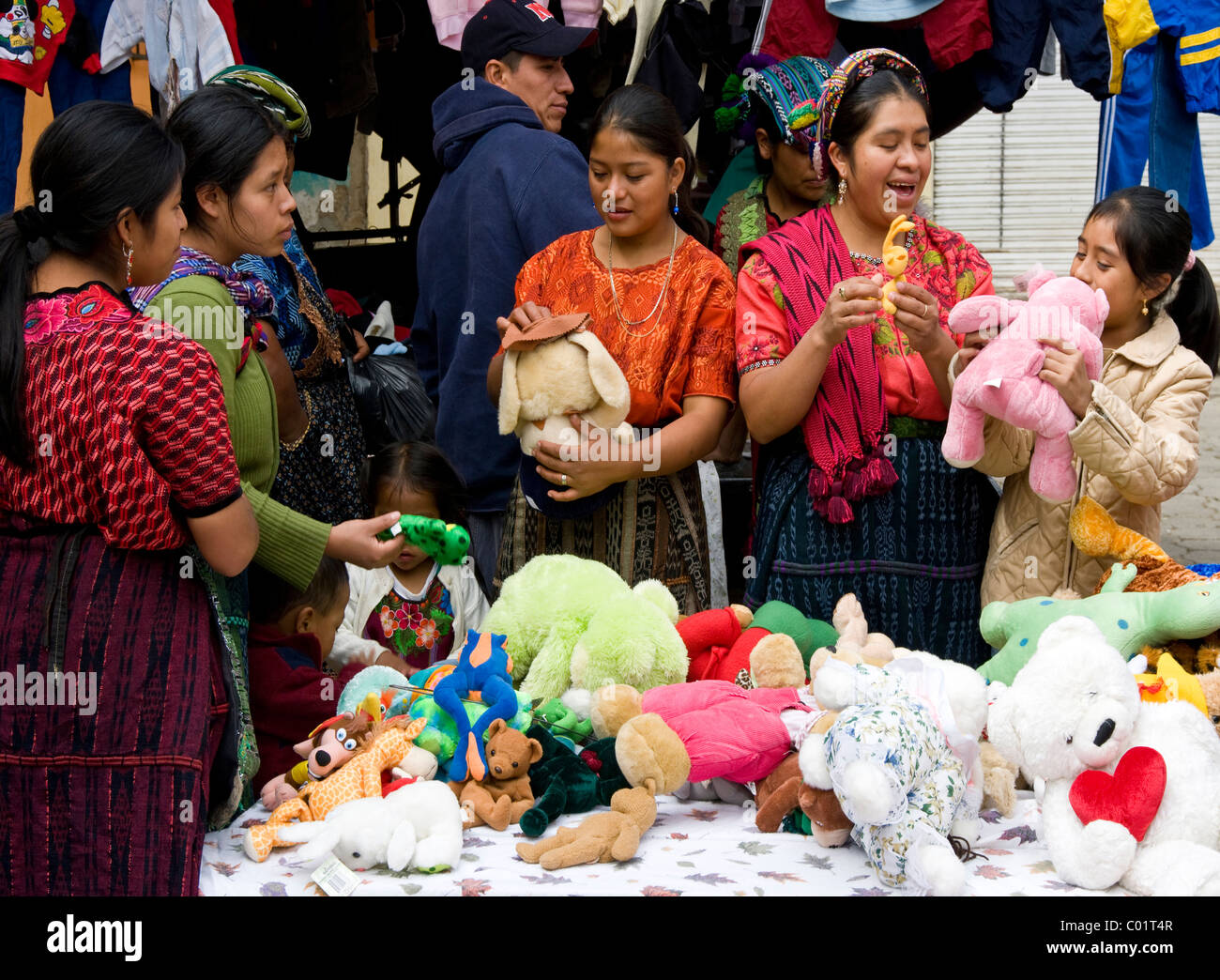 Guatemala. Ciudad de Almolonga. Mercado de verduras. Foto de stock