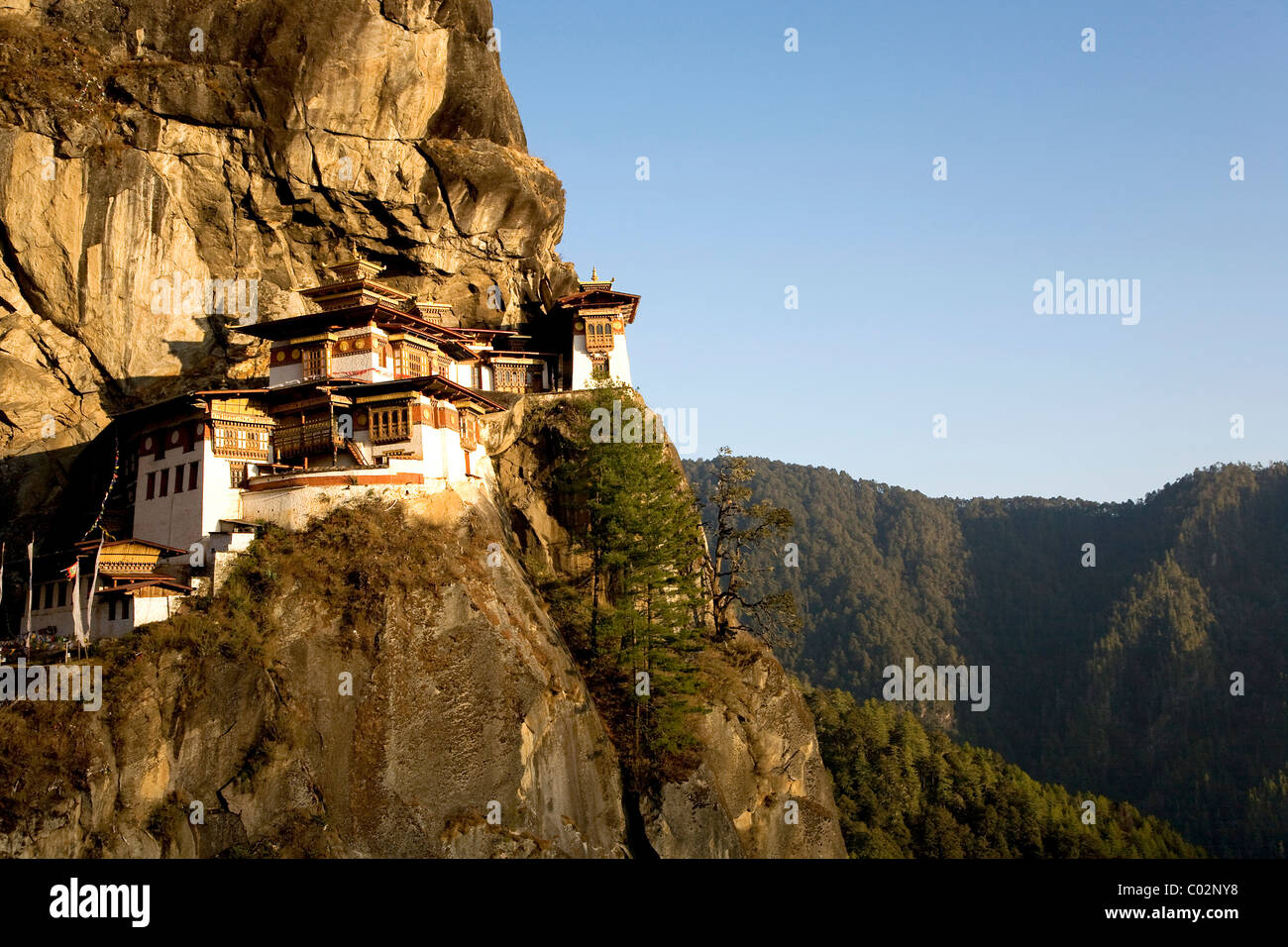 Monasterio de Taktsang, 3120m, también conocido como Tiger's Nest, Paro, Bhután, Reino de Bhután, en el sur de Asia Foto de stock