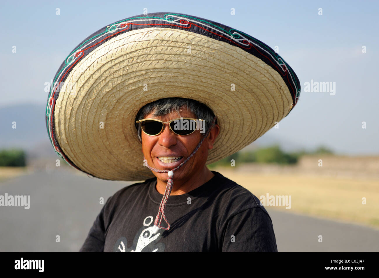 Hombre con Sombrero Mexicano, Ciudad de México, México, América del Norte  Fotografía de stock - Alamy