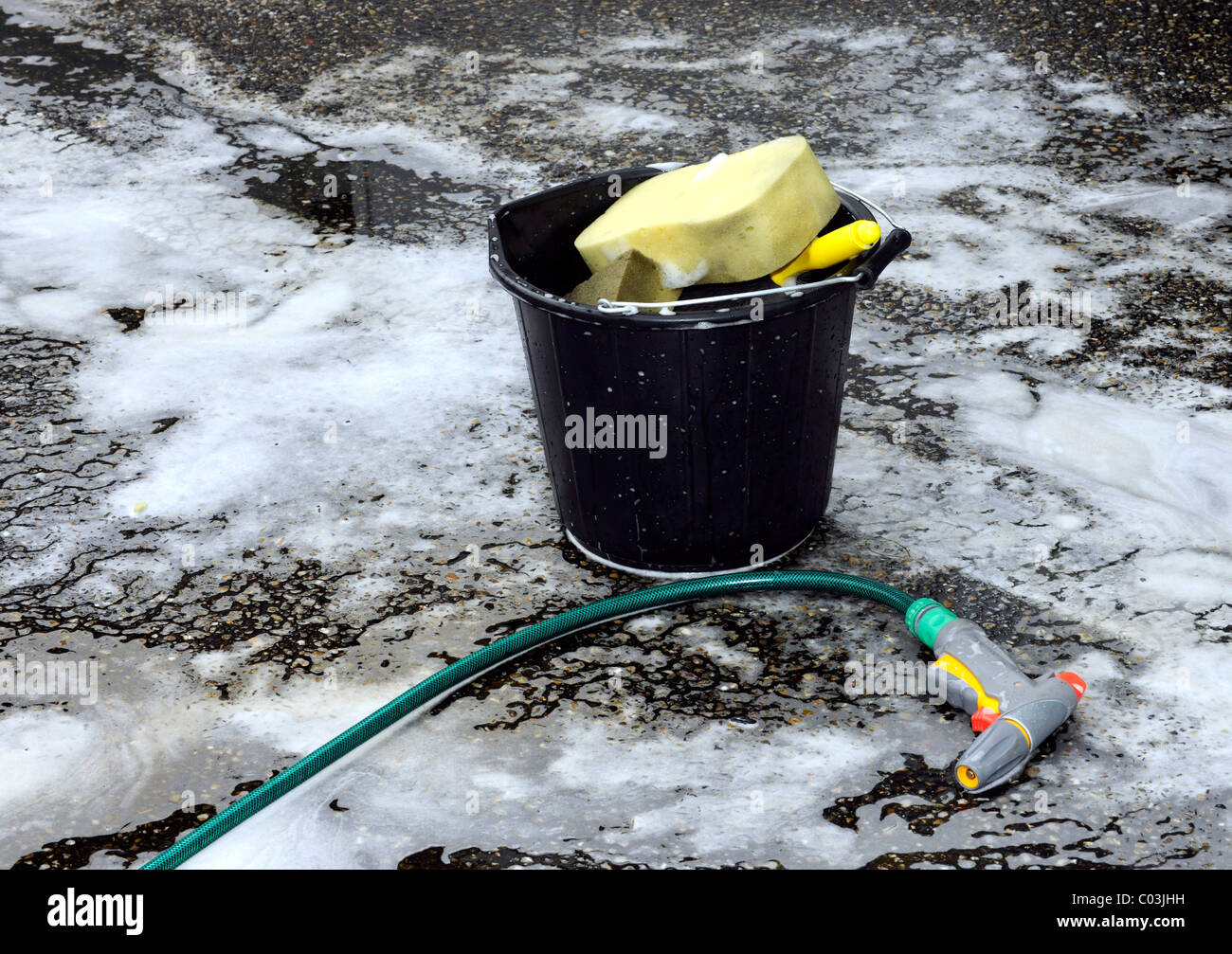 Cubo para limpiar suelos fotografías e imágenes de alta resolución - Alamy