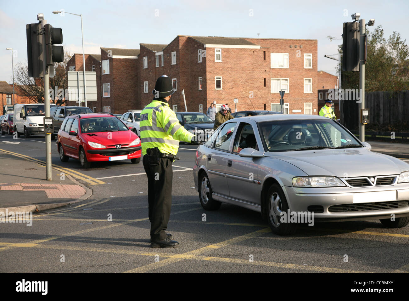 La Policía de Leicestershire cerca y dirigir el tráfico de carretera Foto de stock
