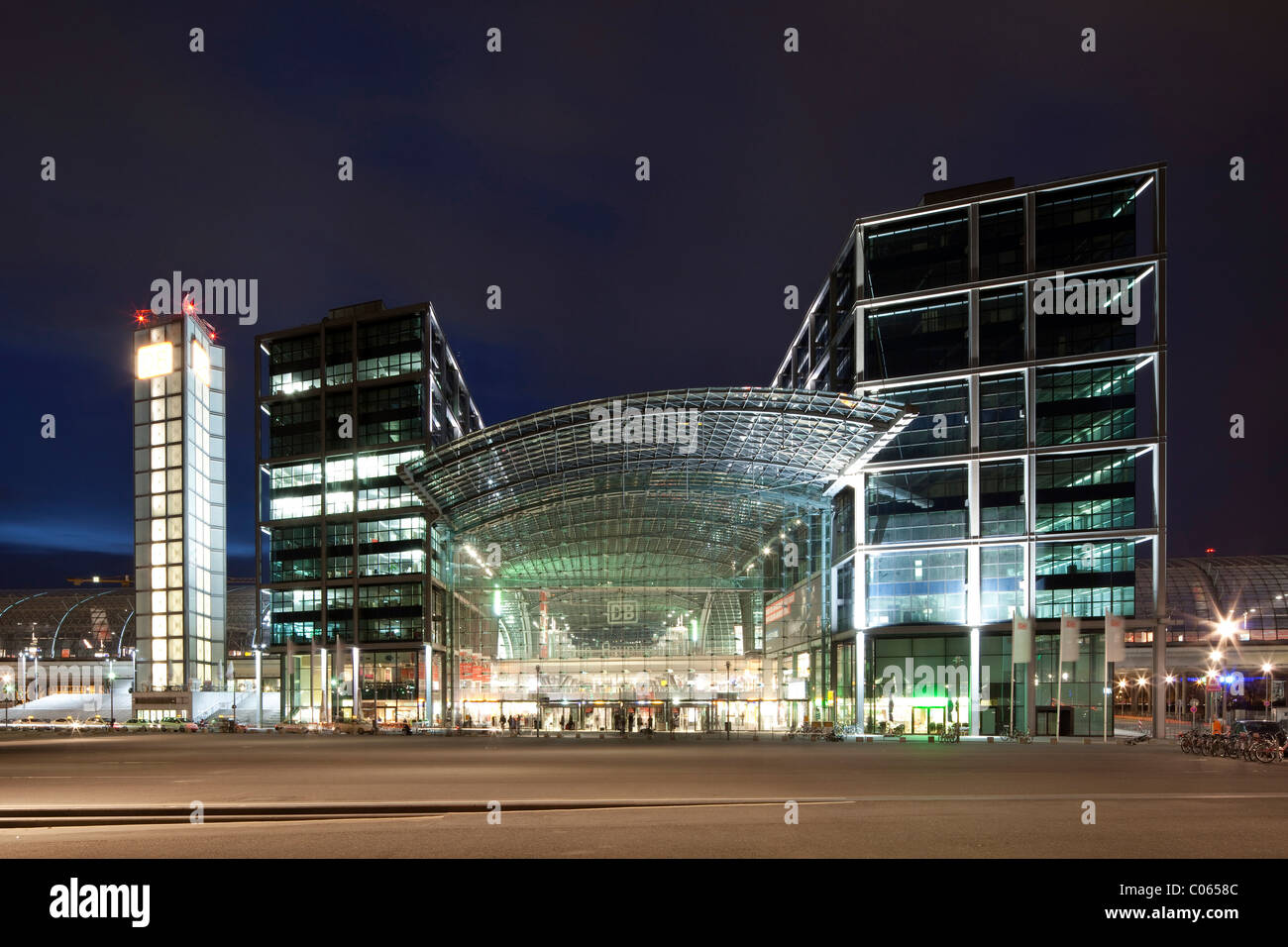 Berlin Hauptbahnhof, la estación central de trenes, Mitte, Berlin, Alemania, Europa Foto de stock