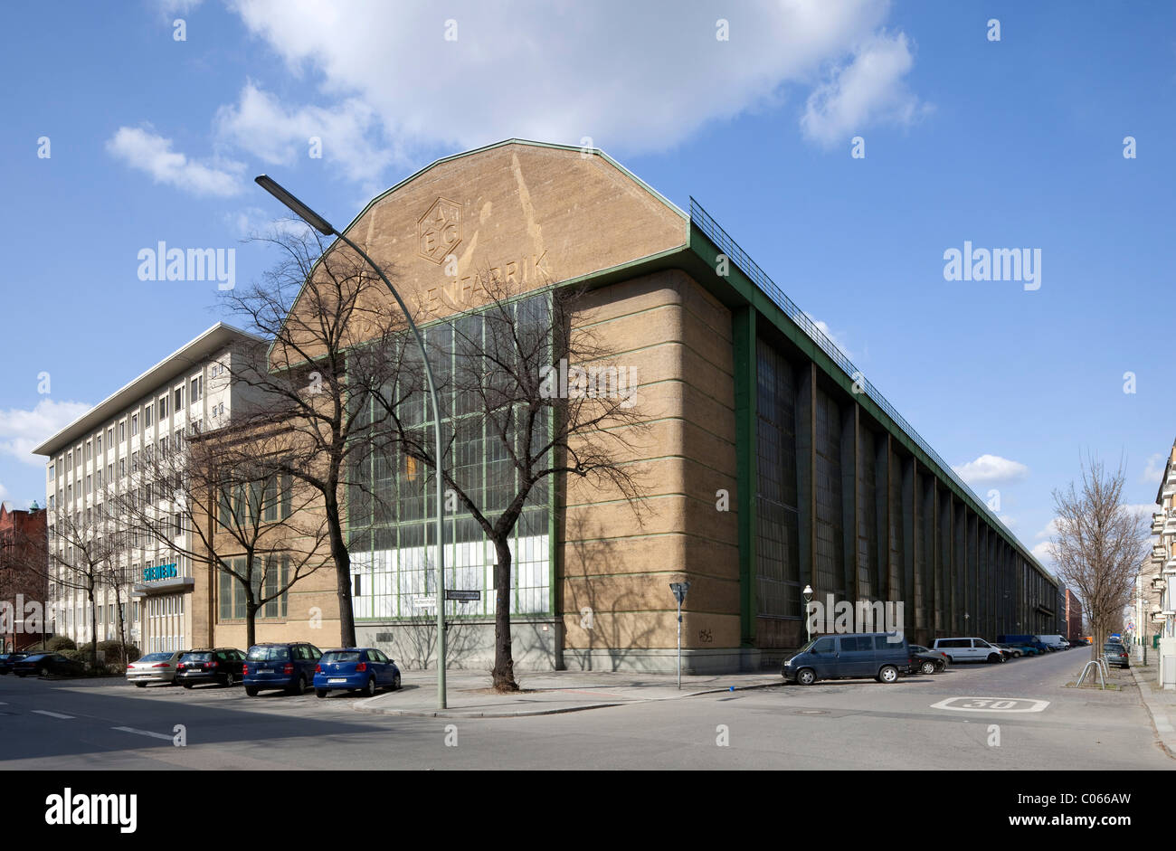 Fábrica de turbinas AEG, monumento de ingeniería, Charlottenburg, Berlín, Alemania, Europa Foto de stock