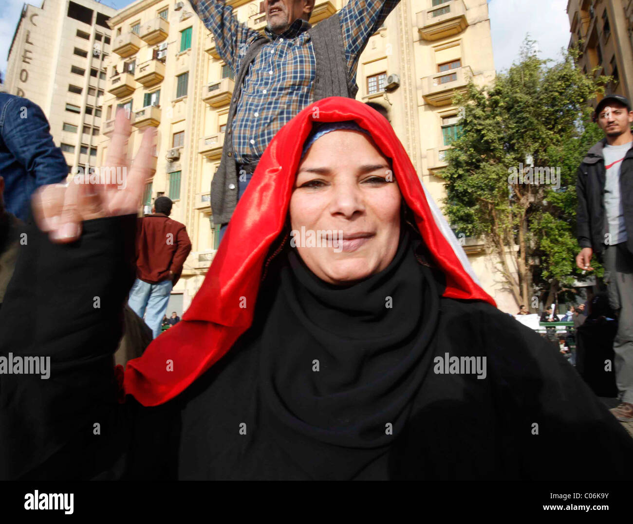 Los disturbios civiles en El Cairo, Egipto, 31 de enero de 2011. Miles de personas que protestaban contra los 30 años de reinado del Presidente Hosni Mubarak Foto de stock