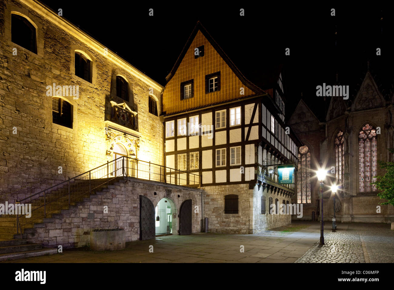 Gewandhaus, Paño Merchant's House, y las viejas costumbres y la milicia civil Casa en plaza Altstadtmarkt, Braunschweig Foto de stock